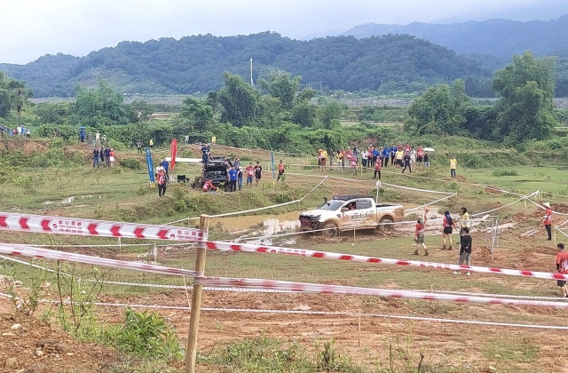 Khai mạc giải Đua xe bán tải địa hình 'Bat Xat Offroad Challenger 2023'