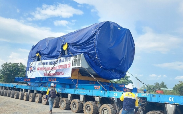 Kiện hàng lớn nhất trong tổ hợp thiết bị của nhà máy Nhiệt điện Nhơn Trạch 3&amp;amp;4 đã đến dự án