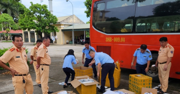 Gần 14 nghìn linh kiện điện thoại không có hóa đơn bị thu giữ tại Thanh Hóa