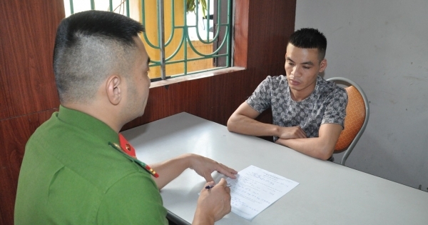 Đi nhờ xe máy, người phụ nữ bị đưa ra rìa sông cưỡng hiếp, cướp tài sản