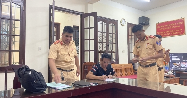 Quảng Ninh: Xử phạt tài xế xe tải cản trở xe ưu tiên