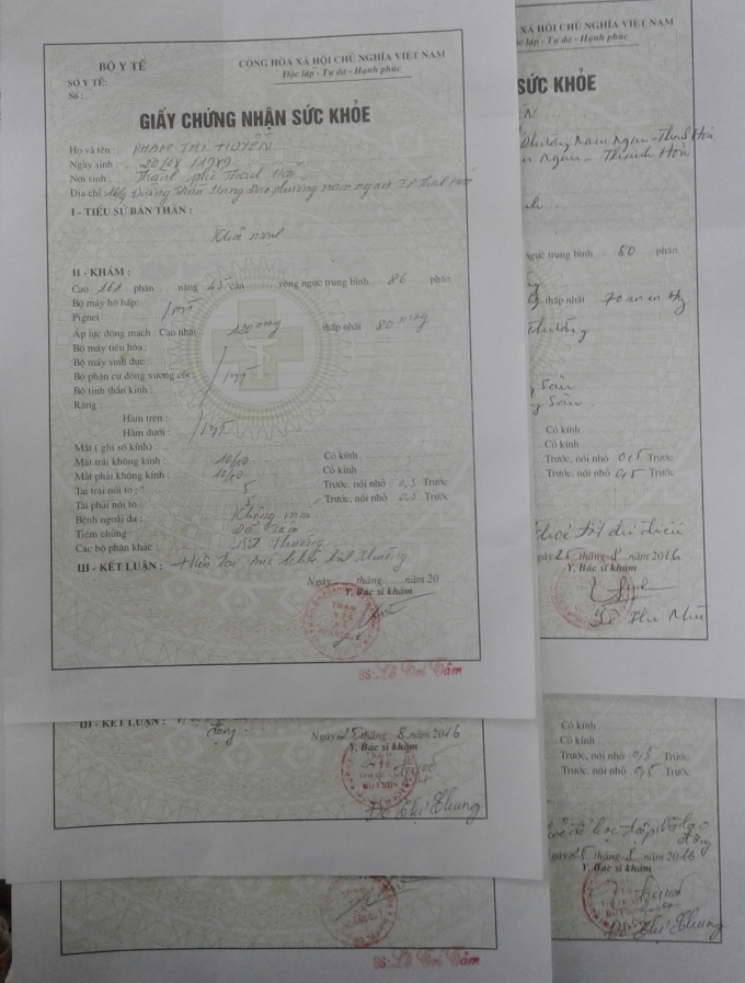 Q&uacute;a dễ để nhanh ch&oacute;ng c&oacute; được cả tập giấy chứng nhận sức khỏe từ c&aacute;c trạm y tế x&atilde;. Đ&acirc;y l&agrave; tập GCNSK một số trạm y tế x&atilde; thuộc huyện Hoằng H&oacute;a.