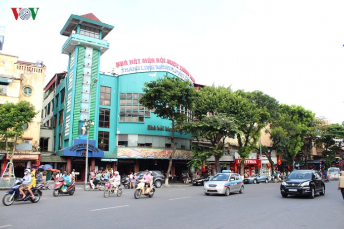 Khu vực Nh&agrave; h&aacute;t m&uacute;a rối nước Thăng Long vẫn lu&ocirc;n l&agrave; một địa chỉ hấp dẫn kh&aacute;ch du lịch.