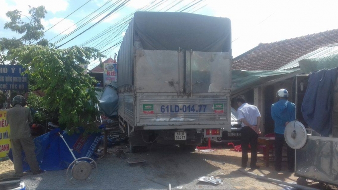 Chiếc xe tải tại hiện trường.