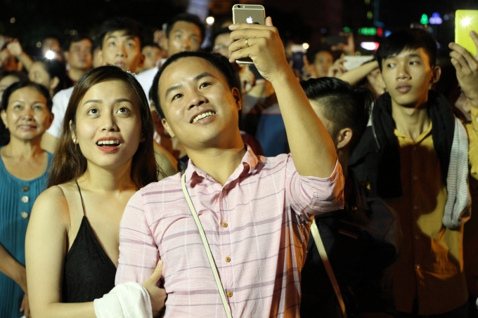 Ngắm m&agrave;n bắn ph&aacute;o hoa tuyệt đẹp mừng Quốc Kh&aacute;nh 2/9