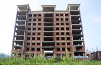 Dự án trường Đại học Hoa Lư hơn 400 tỷ đồng thành nơi chăn bò