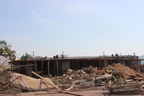 Dự &aacute;n cụm du lịch b&atilde;i biển Beach Front thi c&ocirc;ng khi chưa được Sở X&acirc;y dựng cấp ph&eacute;p x&acirc;y dựng theo đ&uacute;ng quy định.