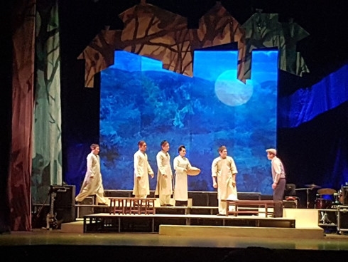 Việc sử dụng m&agrave;n h&igrave;nh LED gi&uacute;p cảm x&uacute;c của kh&aacute;n giả liền mạch, đồng thời tăng hiệu quả thị gi&aacute;c.