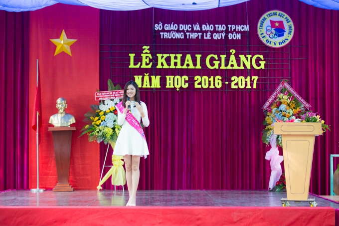 &Aacute; hậu Thuỳ Dung khoe n&eacute;t đẹp trong veo với đồng phục nữ sinh