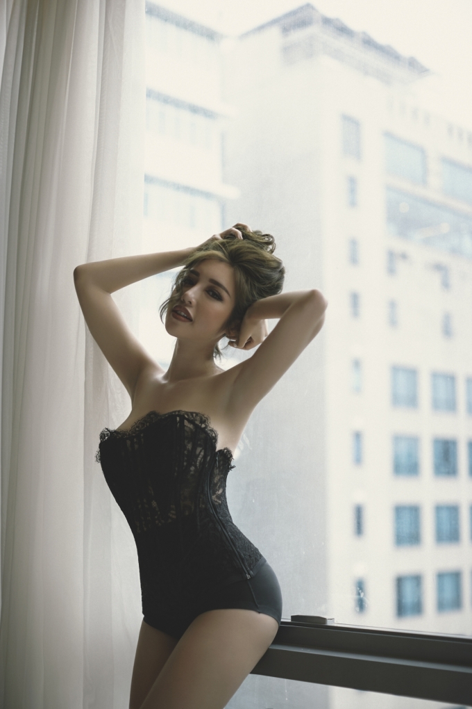 Sau tất cả, Elly Trần đ&iacute;ch thực l&agrave; b&agrave; mẹ gợi cảm nhất showbiz Việt