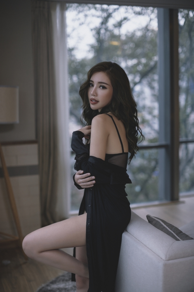 Sau tất cả, Elly Trần đ&iacute;ch thực l&agrave; b&agrave; mẹ gợi cảm nhất showbiz Việt