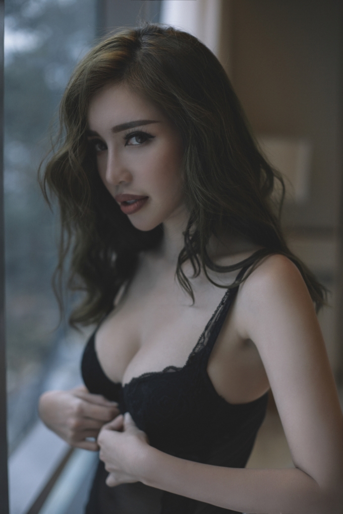 Sau tất cả, Elly Trần đ&iacute;ch thực l&agrave; b&agrave; mẹ gợi cảm nhất showbiz Việt