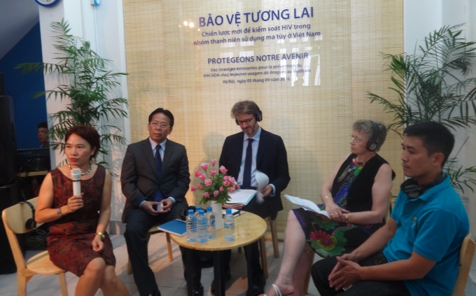 Buổi tọa đ&agrave;m về Dự &aacute;n&nbsp;&ldquo;Bảo vệ tương lai - Chiến lược mới để kiểm so&aacute;t HIV trong thanh ni&ecirc;n sử dụng ma t&uacute;y ở Việt Nam&rdquo; được SCDI tổ chức chiều 5/9.