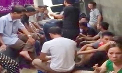 C&aacute;c con bạc bị bắt giữ.