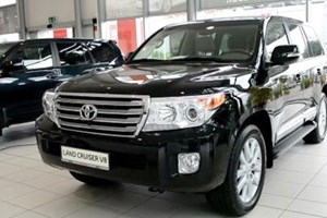 Vốn điều lệ chỉ c&oacute; 3 tỷ đồng nhưng C&ocirc;ng ty Hoa Lư tặng cho tỉnh Ninh B&igrave;nh 3 xe