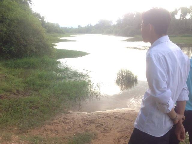 &nbsp; &nbsp; &nbsp; &nbsp; &nbsp; &nbsp; &nbsp; &nbsp; &nbsp; &nbsp; &nbsp; &nbsp; &nbsp; &nbsp; &nbsp; &nbsp; &nbsp; &nbsp; &nbsp; &nbsp; &nbsp; &nbsp;Kh&uacute;c s&ocirc;ng nơi x&atilde;y ra vụ đuối nước thương t&acirc;m.