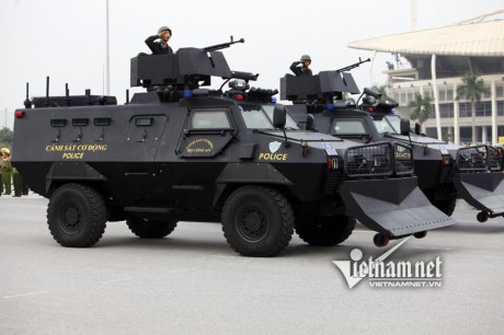 Xe chống biểu t&igrave;nh, bạo loạn được trang bị cho CSCĐ chuy&ecirc;n phục vụ c&ocirc;ng t&aacute;c chống biểu t&igrave;nh, g&acirc;y rối, bạo loạn v&agrave; c&aacute;c t&igrave;nh huống đột xuất như hỏa hoạn, thi&ecirc;n tai.