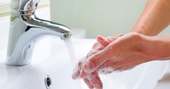 Mỹ cấm sử dụng xà phòng diệt khuẩn vì gây hại cho da