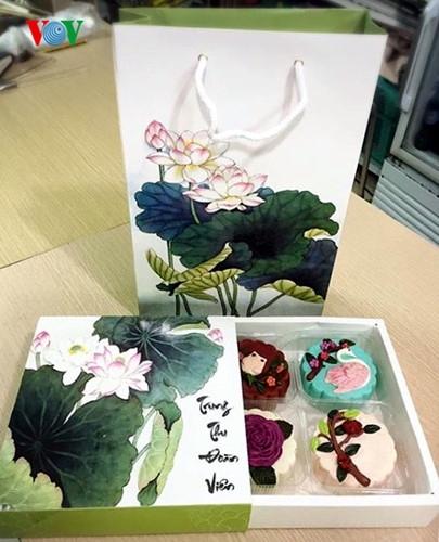 Hộp đựng b&aacute;nh phong ph&uacute; từ loại sang trọng d&ugrave;ng để biếu tặng đến những hộp b&aacute;nh in h&igrave;nh hoạt h&igrave;nh ngộ nghĩnh như Hello Kity, gấu Pooth&hellip;&nbsp;