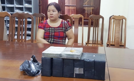 Lạng Sơn: Đi ăn phở mang theo 14 bánh ma túy trên xe máy