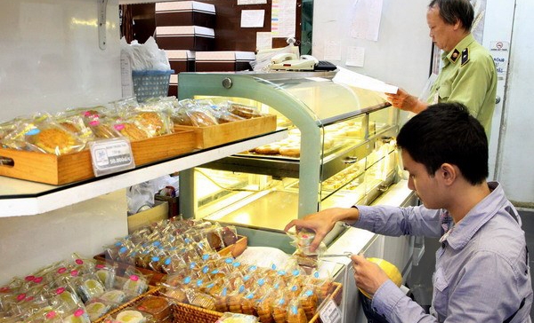 TP HCM ph&aacute;t hiện 20 cơ sở vi phạm về an to&agrave;n vệ sinh thực phẩm.&nbsp;Ảnh: Kinh tế v&agrave; Đ&ocirc; thị.