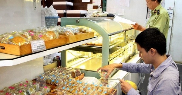 Hơn 20 cơ sở sản xuất bánh trung thu vi phạm ATTP và nhãn mác bị xử lý
