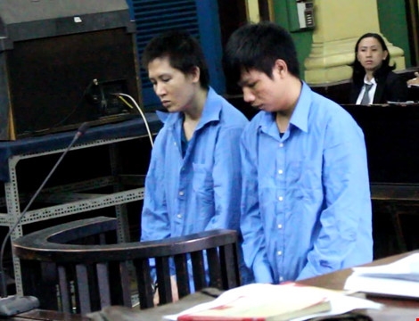 C&aacute;c bị c&aacute;o tại t&ograve;a.