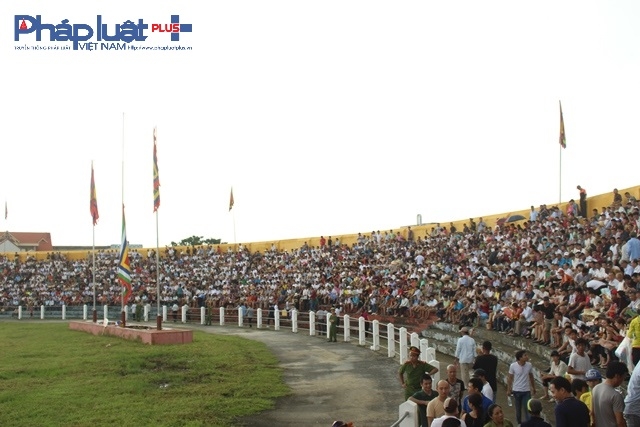 Đến 7 giờ s&aacute;ng kh&aacute;n đ&agrave;i được