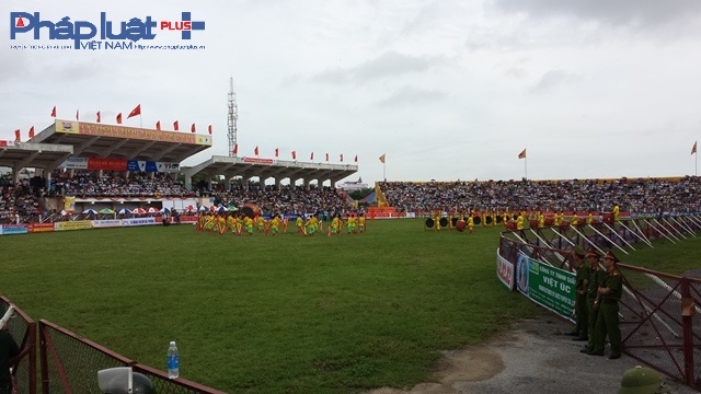 Phần lễ được diễn ra trước khi c&aacute;c trận đấu bắt đầu.