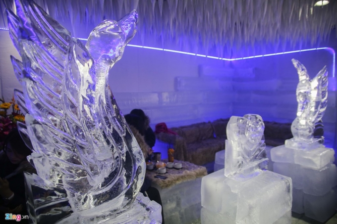 Diện t&iacute;ch của qu&aacute;n khoảng 72 m2, c&oacute; thể chứa khoảng 60 kh&aacute;ch c&ugrave;ng l&uacute;c.