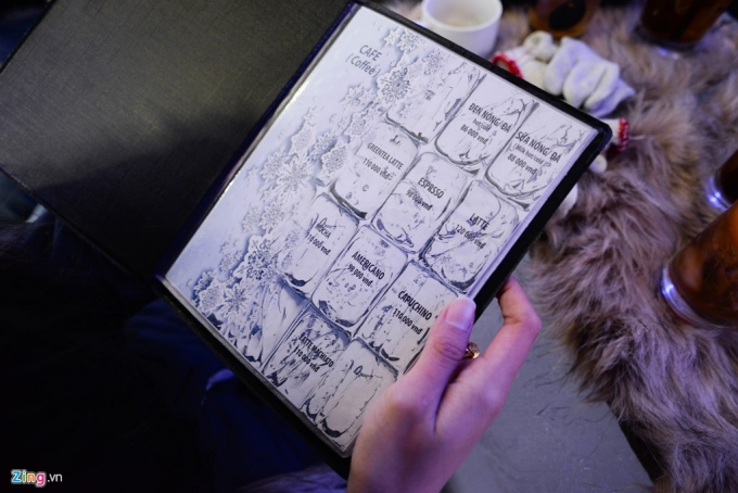 D&ugrave; gi&aacute; cả kh&ocirc;ng rẻ, qu&aacute;n vẫn thu h&uacute;t nhiều bạn trẻ v&igrave; h&igrave;nh thức n&agrave;y kh&aacute; mới mẻ ở S&agrave;i G&ograve;n.&nbsp;