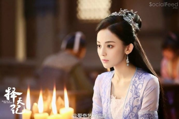 Người đẹp đến từ T&acirc;n Cương sinh năm 1992.