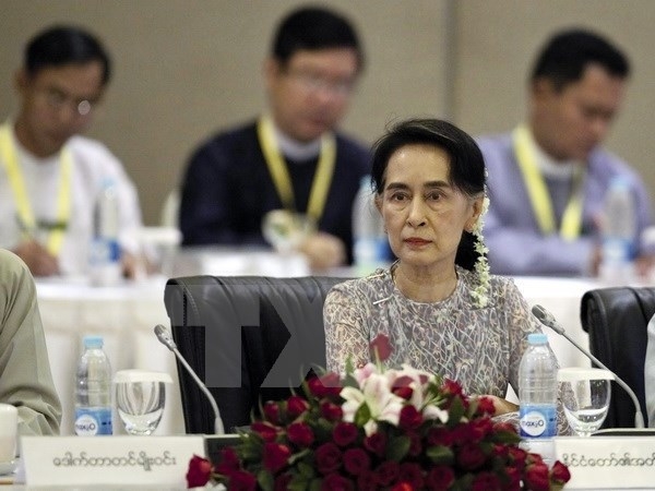 Cố vấn Nh&agrave; nước Myanmar Aung San Suu Kyi khẳng định sự tham gia của người d&acirc;n l&agrave; yếu tố then chốt cho việc theo đuổi h&ograve;a b&igrave;nh.