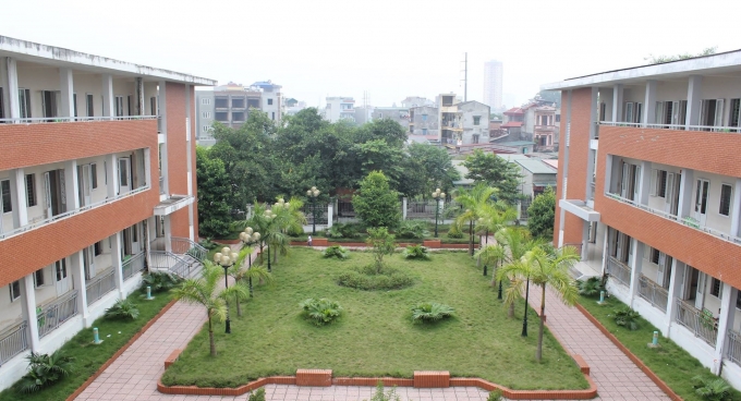 2. S&acirc;n chơi, vườn hoa được bố tr&iacute; hợp l&yacute; l&agrave; điểm &ldquo;cộng&rdquo; của trường Ph&uacute; La.