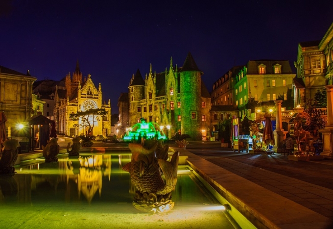 Quảng trường Du D&ocirc;me - B&agrave; N&agrave; Hills