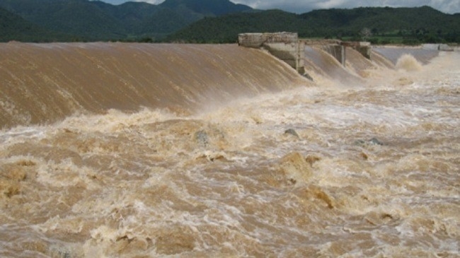 T&igrave;nh h&igrave;nh lũ tr&ecirc;n c&aacute;c s&ocirc;ng&nbsp;từ Nghệ An đến Quảng Ng&atilde;i v&agrave; Kon Tum. Ảnh: minh họa