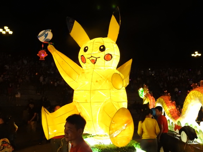 Chiếc đ&egrave;n được chế theo h&igrave;nh Pokemon tr&ocirc;ng rất nghộ nghĩnh.