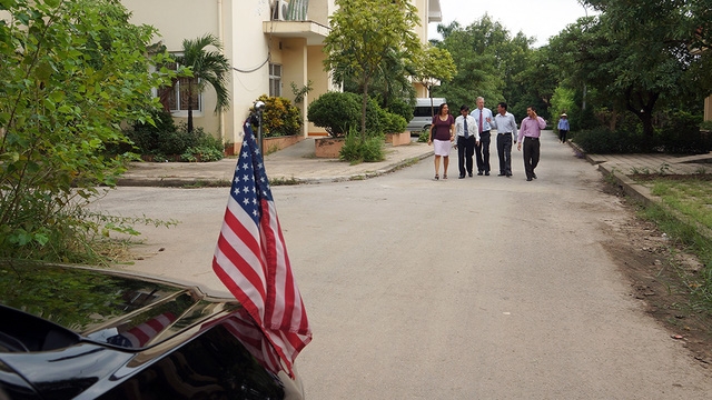 Cũng trong dịp n&agrave;y, Đại sứ Mỹ Ted Osius c&ograve;n tới thăm nơi chăm s&oacute;c c&aacute;c cựu chiến binh Việt Nam.