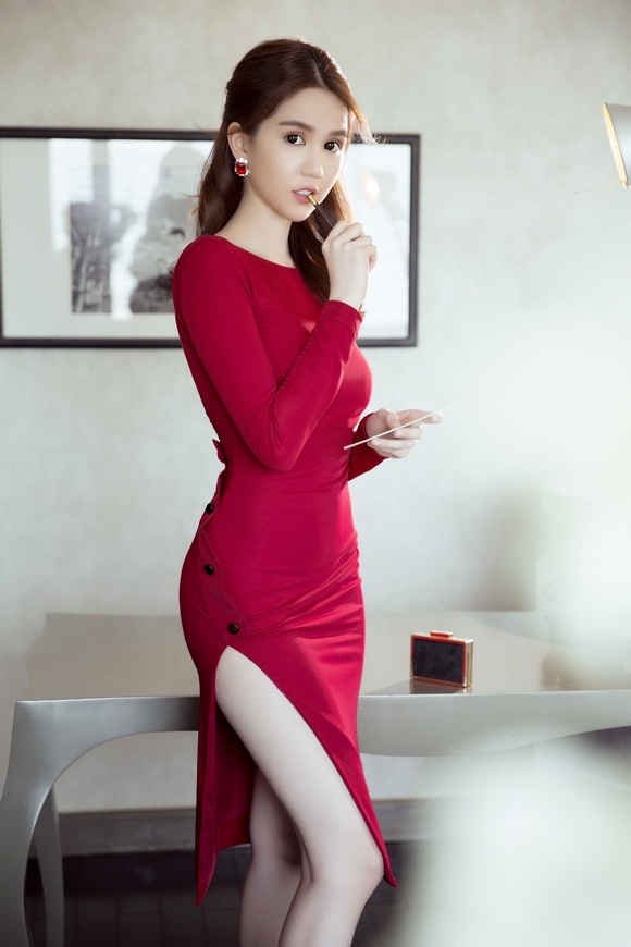 Ngọc Trinh ng&agrave;y c&agrave;ng xinh đẹp, sexy sau nghi &aacute;n chia tay bạn trai đại gia