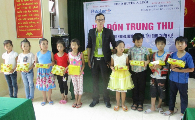 Ph&aacute;p luật Plus &ldquo;Vui đón Trung thu&rdquo; c&ugrave;ng trẻ em huyện ngh&egrave;o A Lưới