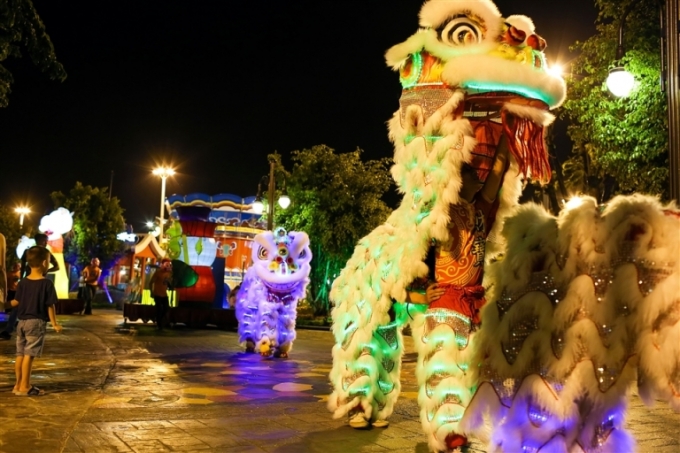 Rực rỡ lễ hội đ&egrave;n lồng Trung thu tại Asia Park