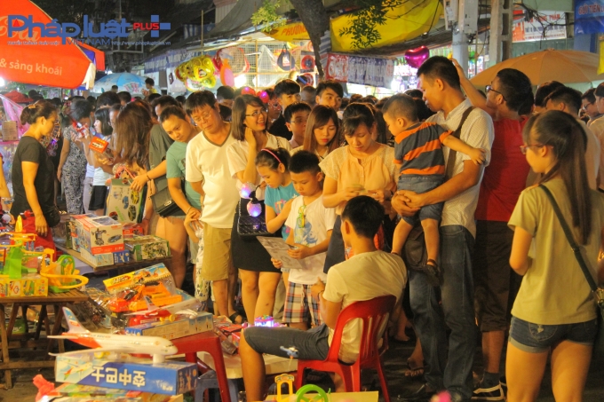 Thời tiết kh&aacute; m&aacute;t mẻ v&agrave; dễ chịu, do đ&oacute; t&acirc;m l&yacute; du kh&aacute;ch đến đ&acirc;y rất thoải m&aacute;i.