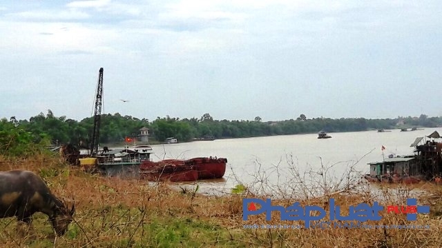 Cần xiết chặt hơn nữa c&ocirc;ng t&aacute;c quản l&yacute; cấp ph&eacute;p khai th&aacute;c c&aacute;t tr&ecirc;n s&ocirc;ng L&ocirc;