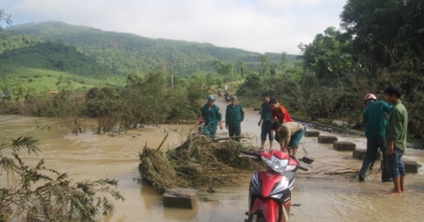 Nghệ An: Ra suối vớt củi, phát hiện nhiều mảnh thi thể mắc kẹt trong cành cây