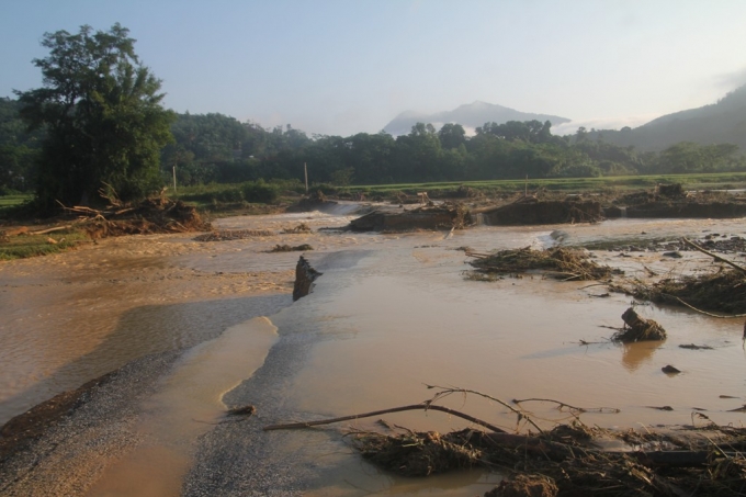 Mưa lũ g&acirc;y thiệt hại nặng nề cho huyện Quỳ Ch&acirc;u, Nghệ An.
