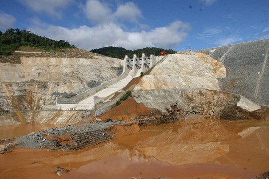 Sự cố khiến 2 c&ocirc;ng nh&acirc;n mất t&iacute;ch.