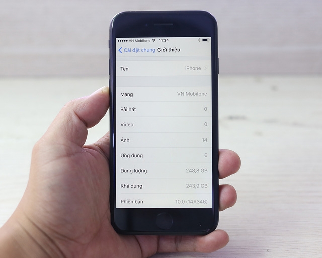 Th&ocirc;ng tin sản phẩm. iPhone 7 được c&agrave;i sẵn phi&ecirc;n bản iOS 10.0