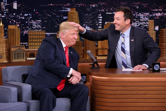 Tỷ ph&uacute; Trump trong chương tr&igrave;nh The Tonight Show của đ&agrave;i NBC h&ocirc;m 15/9. (Ảnh: ABC)