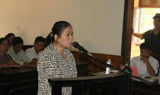 Bị c&aacute;o V&otilde; Thị Huệ nguy&ecirc;n l&agrave; thủ quỹ UBND x&atilde; Thuần Thiện.