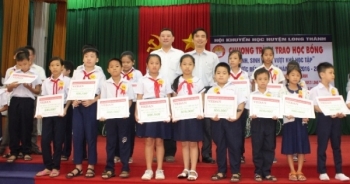 Vedan Việt Nam trao học bổng cho học sinh, sinh viên nghèo vượt khó